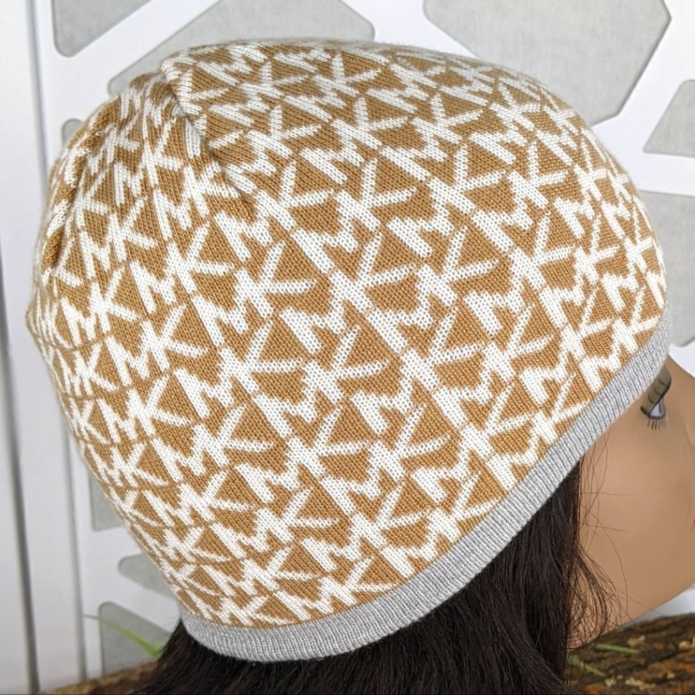 Michael‎ Kors Jacquard Signature Logo Beanie Cap - Picture 2 of 5